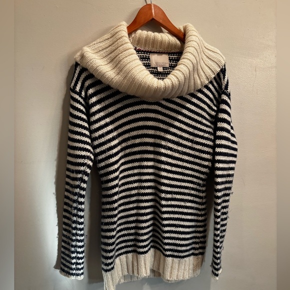 Banana Republic neck and Cream Striped cowl neck Sweater wool cabin core - Picture 1 of 12